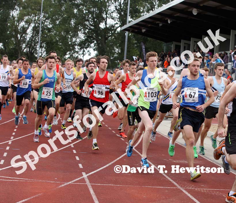 Start of the Northern Mens 6 Stage Road Relay.
